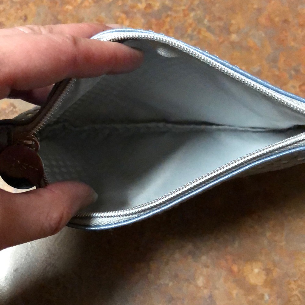 Ipsy bag - Picture 3 of 3